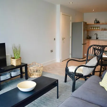 Modern 2 Bedroom 1 Daire *