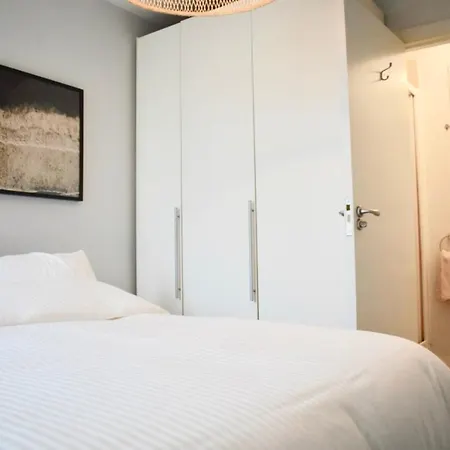 Modern 2 Bedroom 1 *